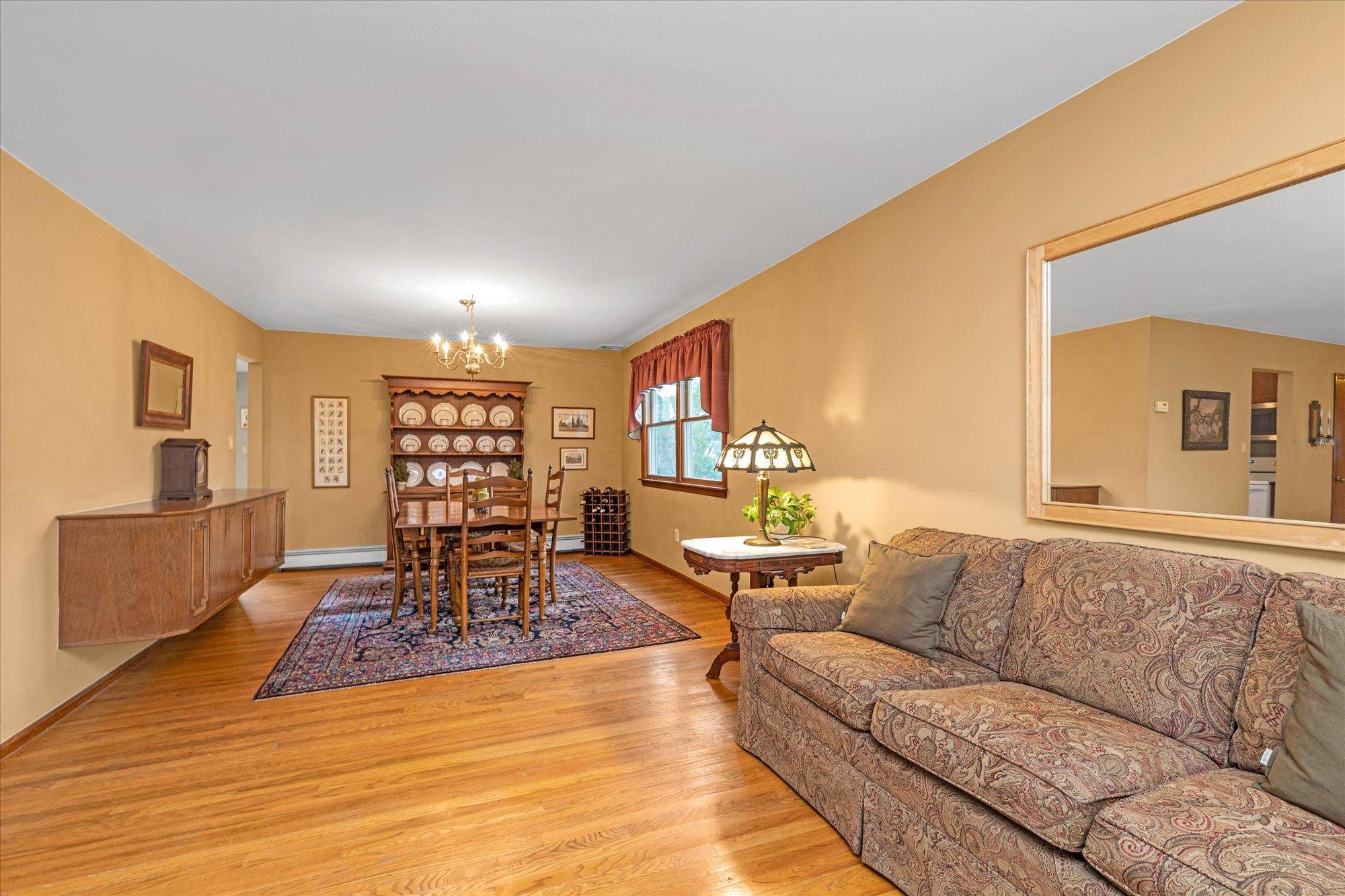 West Islip, NY 11795,537 Bay 5th ST