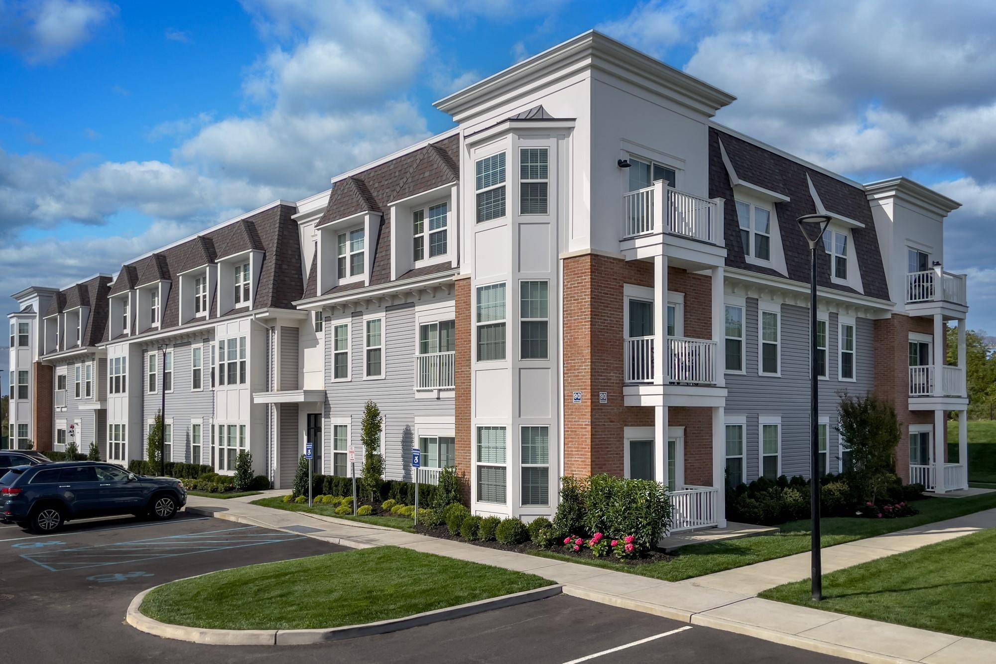 Central Islip, NY 11722,75 Circle DR #75-111