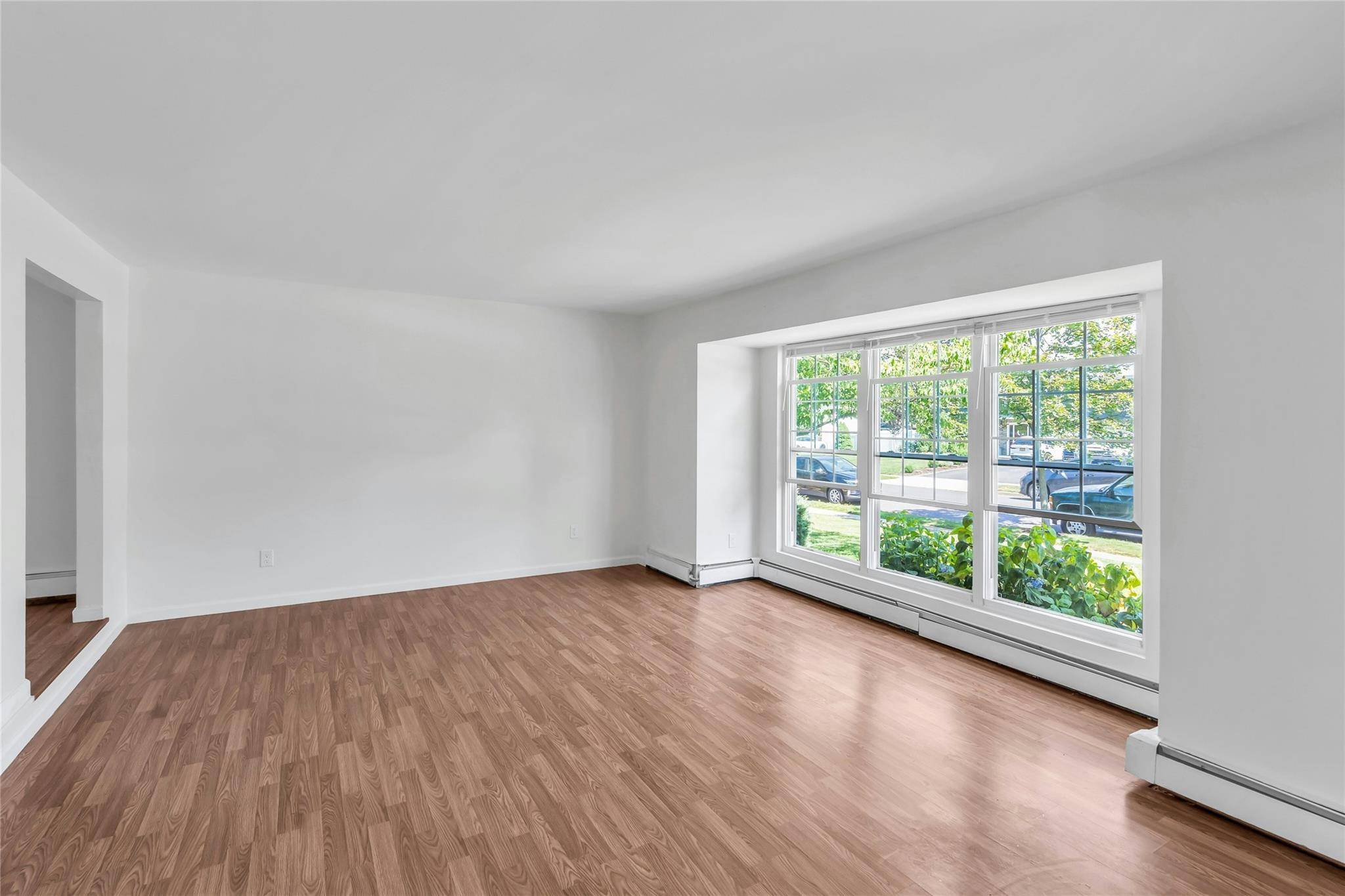 Hauppauge, NY 11788,44 Apple Tree DR