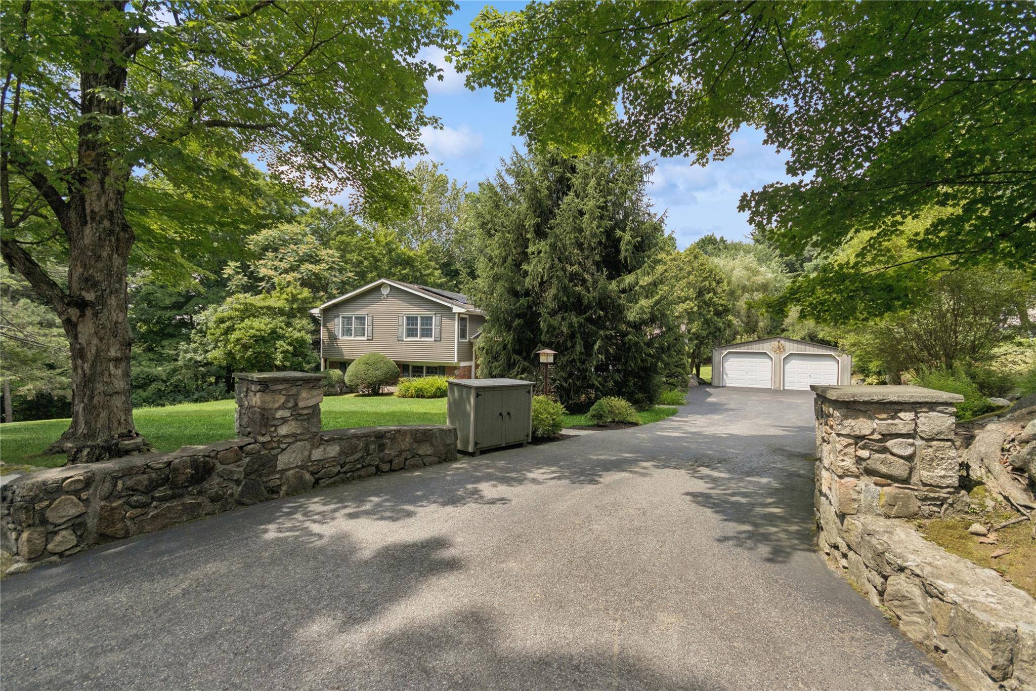 Yorktown Heights, NY 10598,1432 White Hill RD