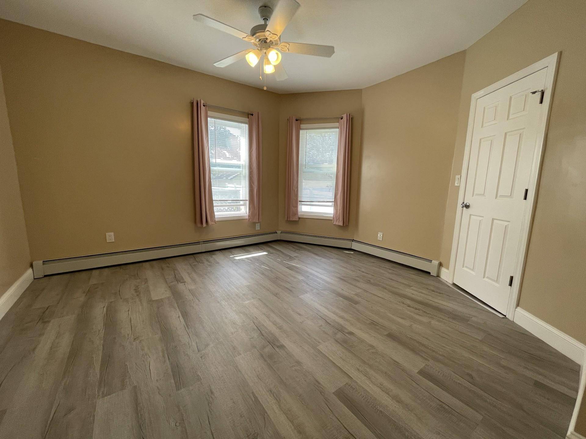 Lynbrook, NY 11563,6 Vincent PL #1