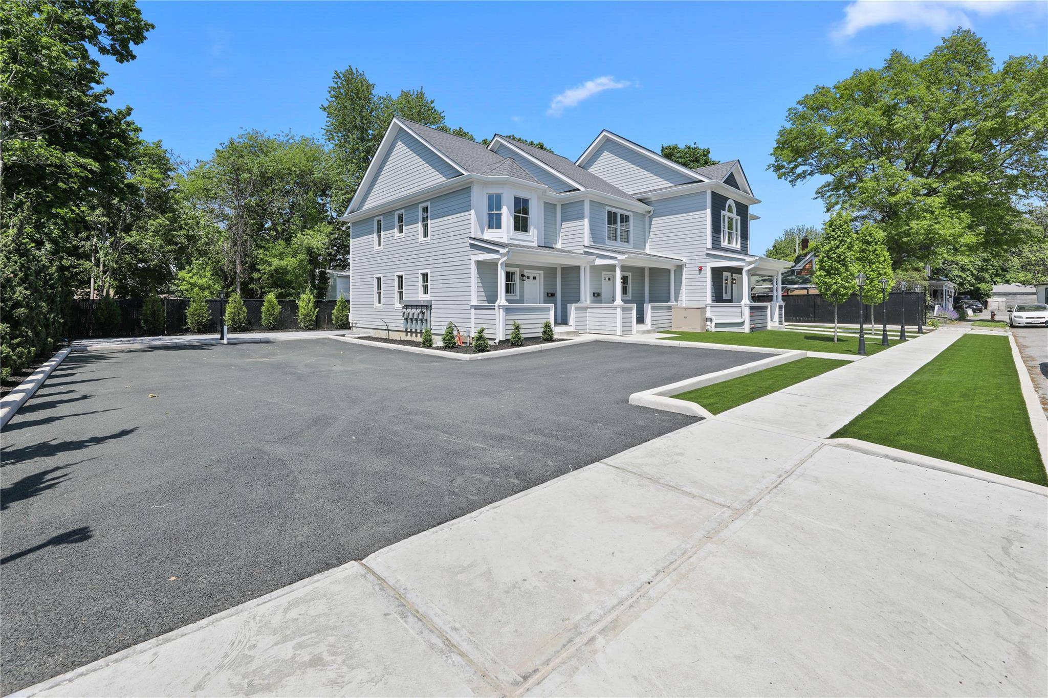 Riverhead, NY 11901,0 Undisclosed Address