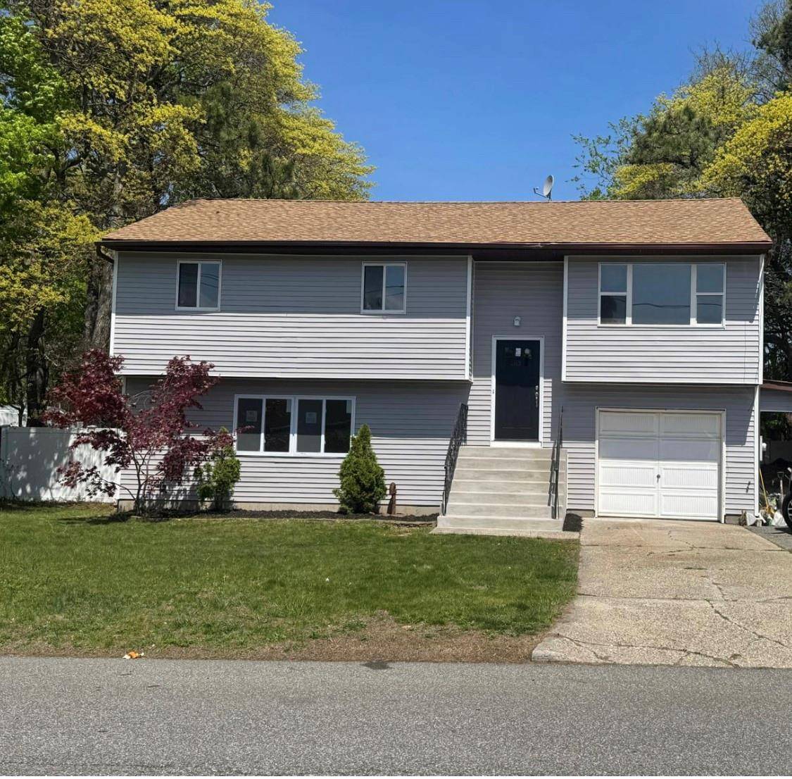 West Babylon, NY 11704,39 Magaw PL