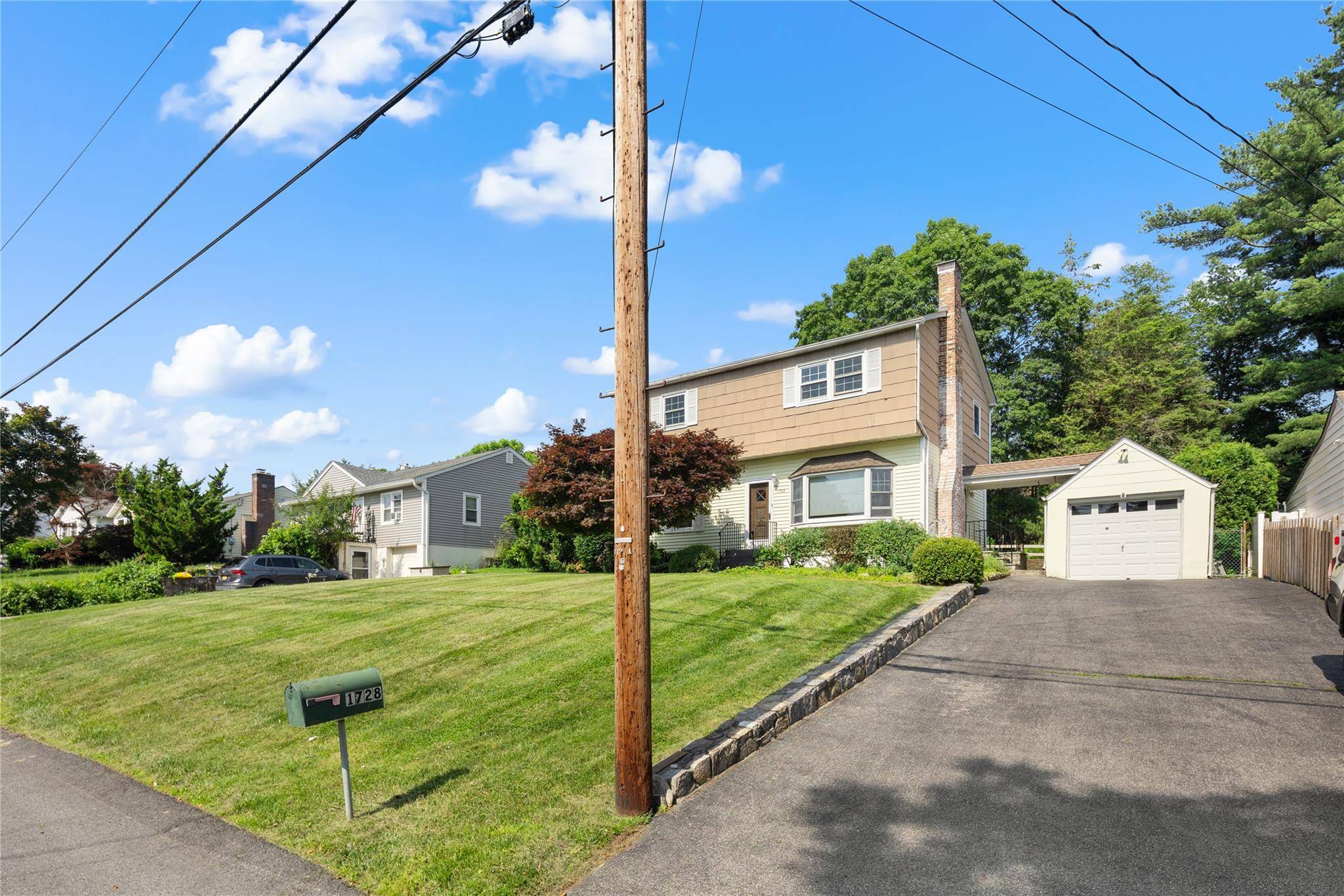 Yorktown Heights, NY 10598,1728 Summit