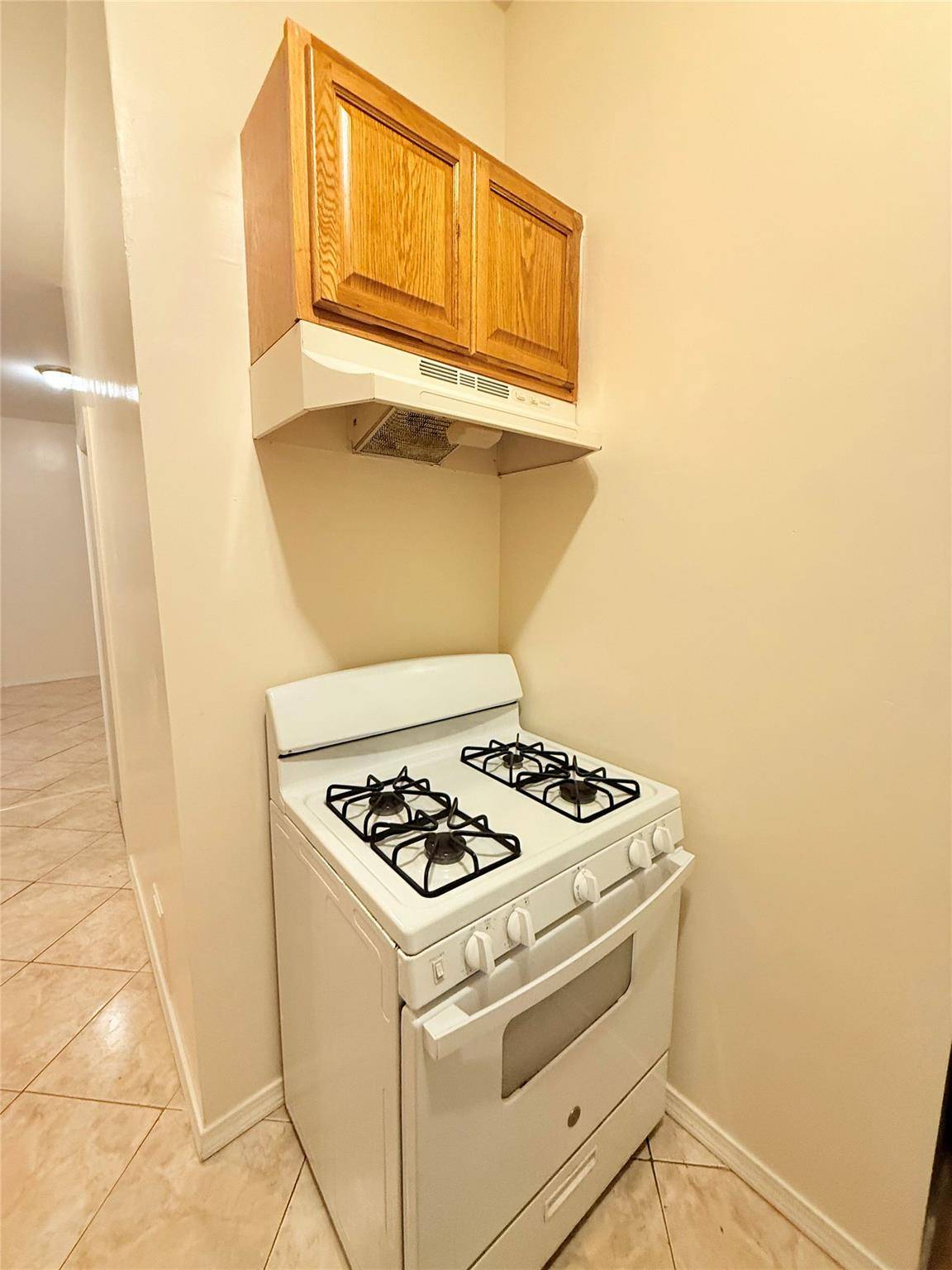 Yonkers, NY 10701,26 Linden ST #1
