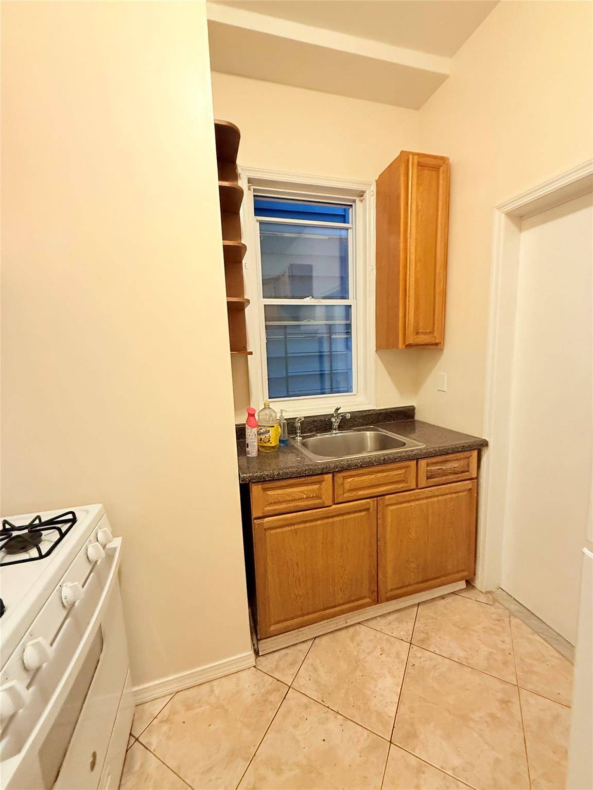 Yonkers, NY 10701,26 Linden ST #1