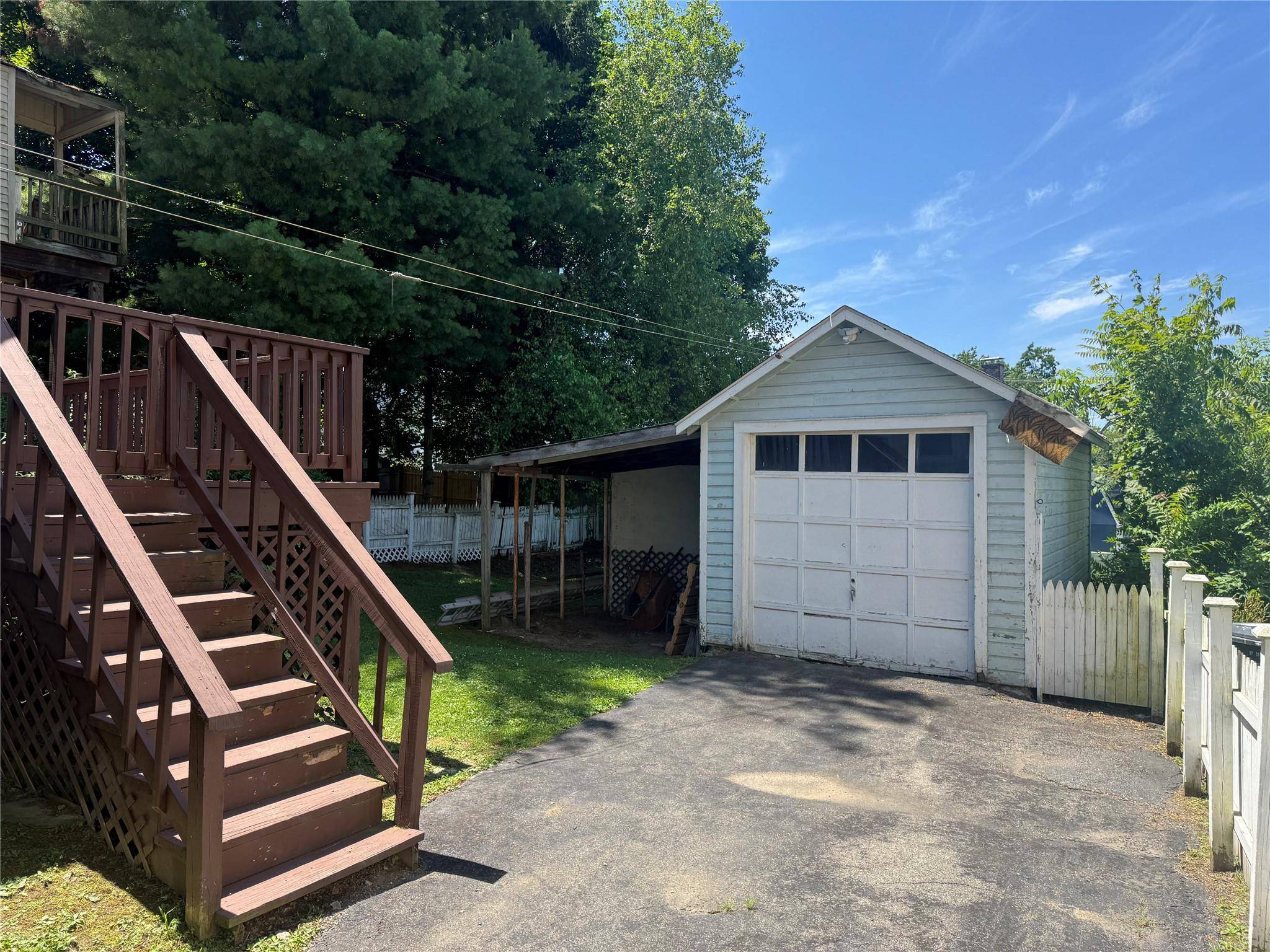 Walden, NY 12586,33 Bank ST