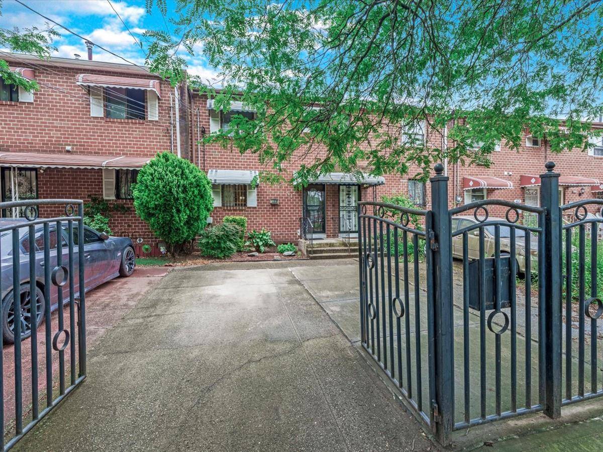 Brooklyn, NY 11212,453 Christopher AVE