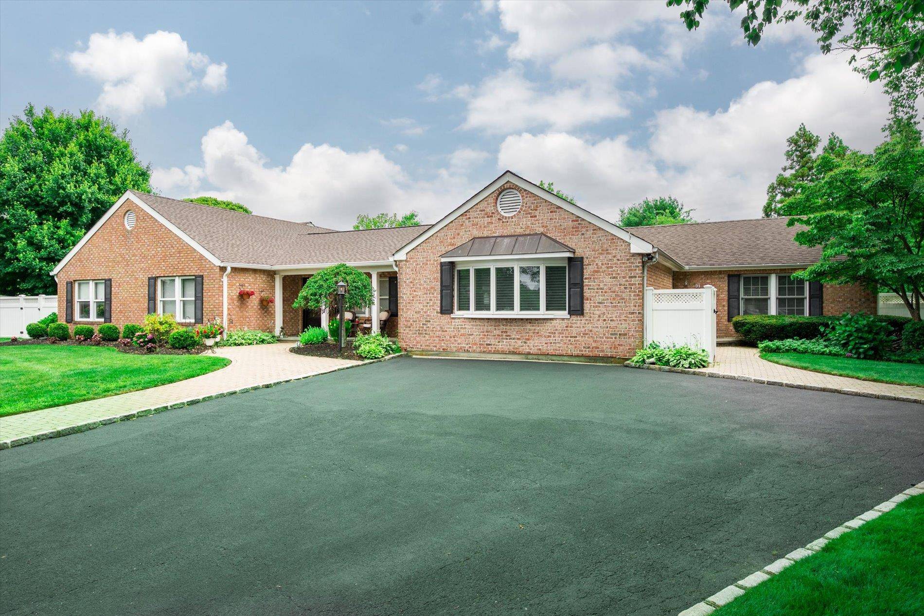 Commack, NY 11725,31-33 Dunlop CT