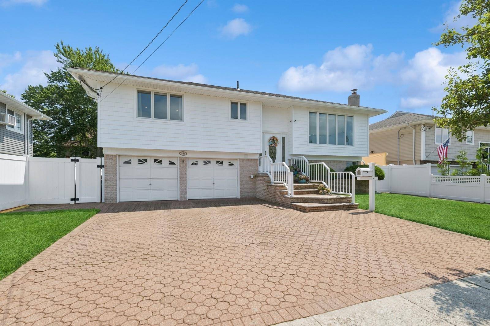 Oceanside, NY 11572,159 Harris DR