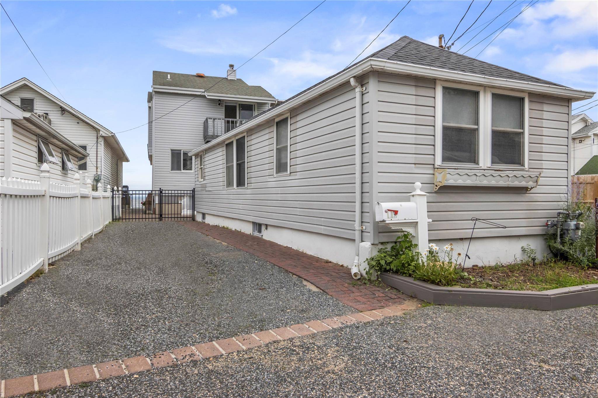 Bayville, NY 11709,19 Pine LN