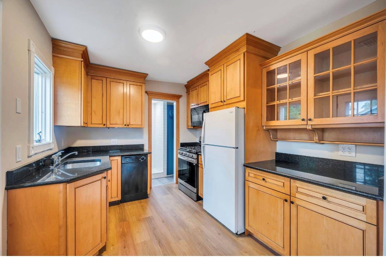 Ronkonkoma, NY 11779,22 Forestview DR