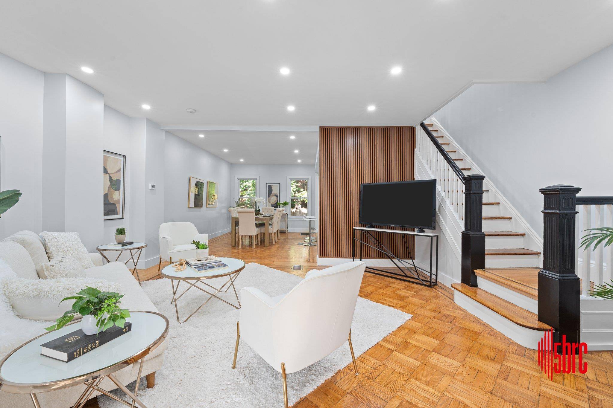 Richmond Hill, NY 11421,8563 98th ST