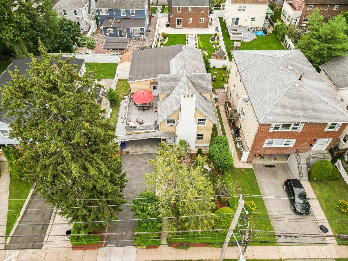 Yonkers, NY 10704,74 Borcher AVE
