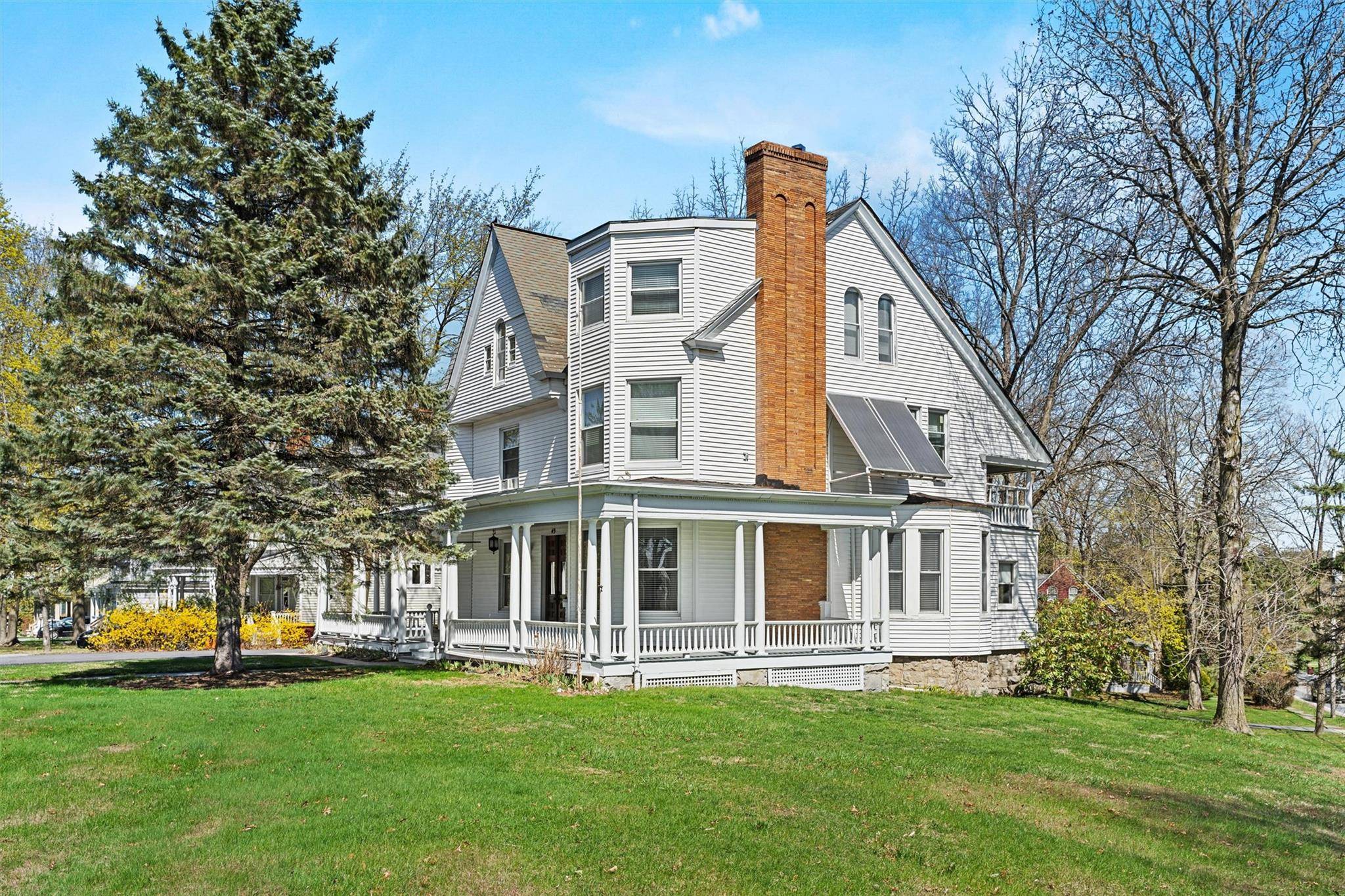 Warwick, NY 10990,43 Oakland AVE #3