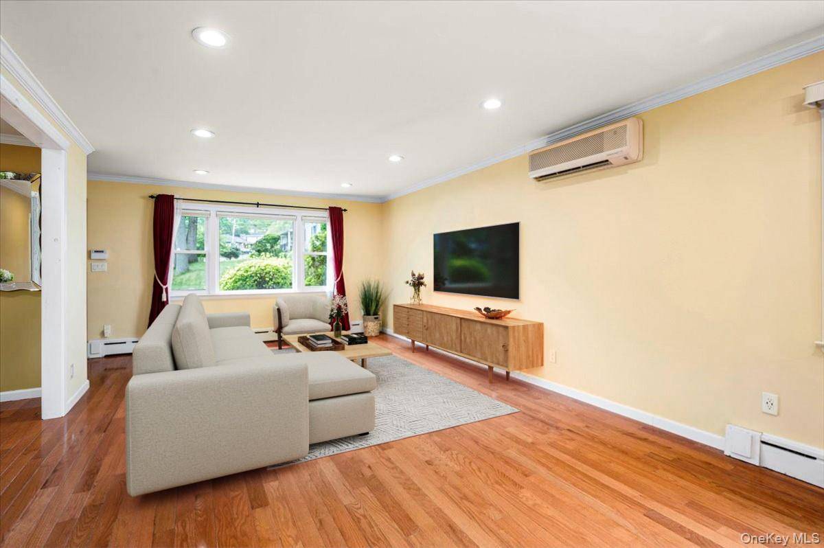 Yonkers, NY 10710,303 Helena AVE