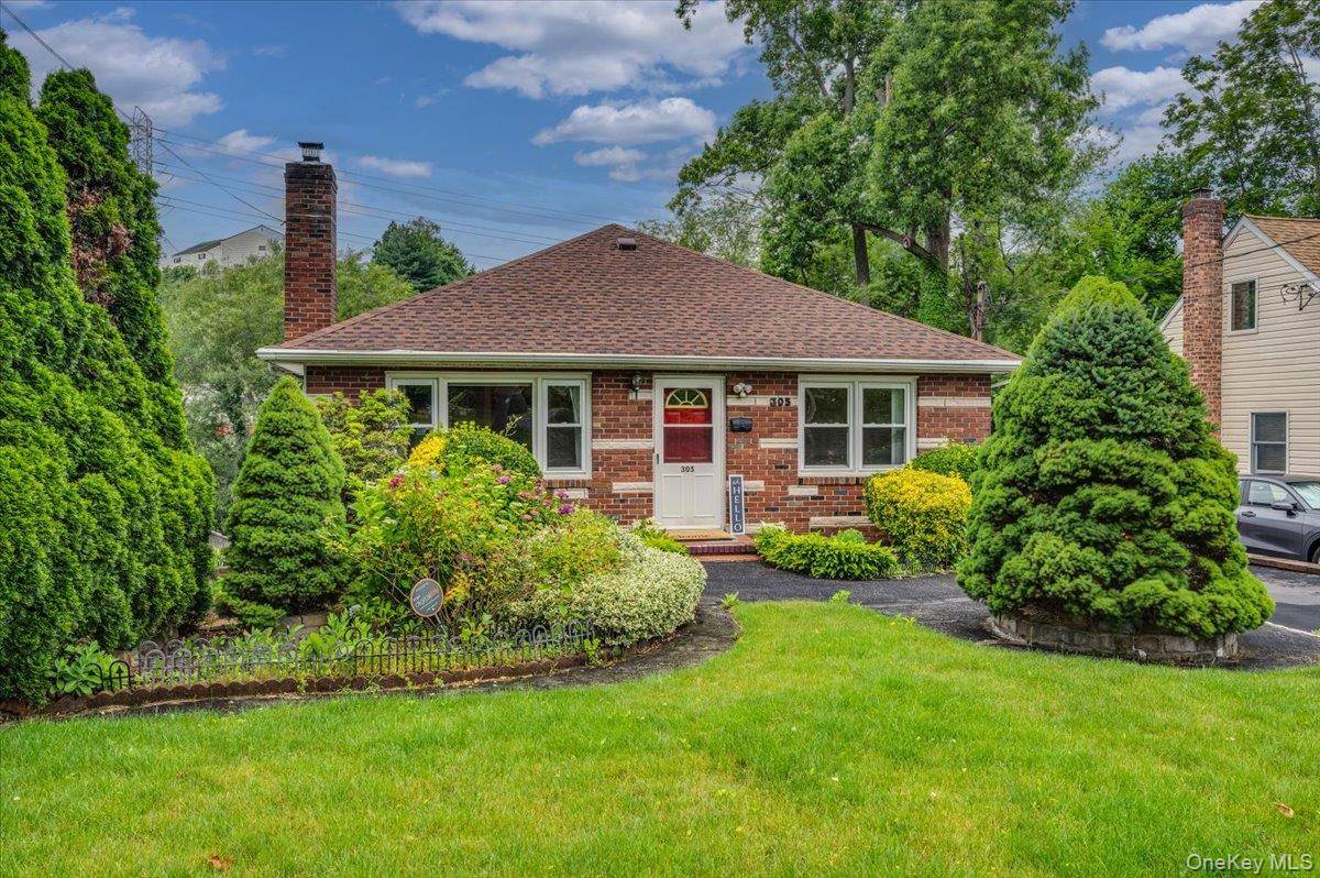 Yonkers, NY 10710,303 Helena AVE