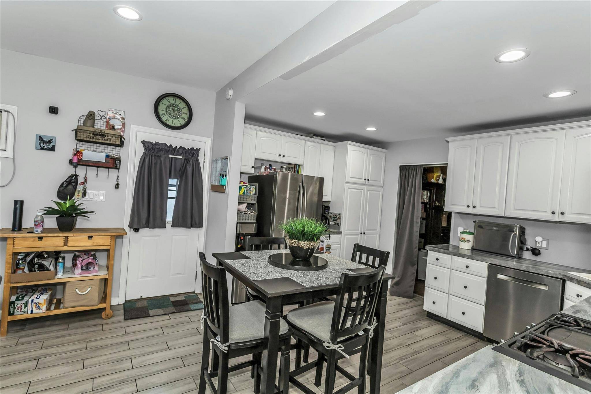 East Rockaway, NY 11518,18 Seawane RD