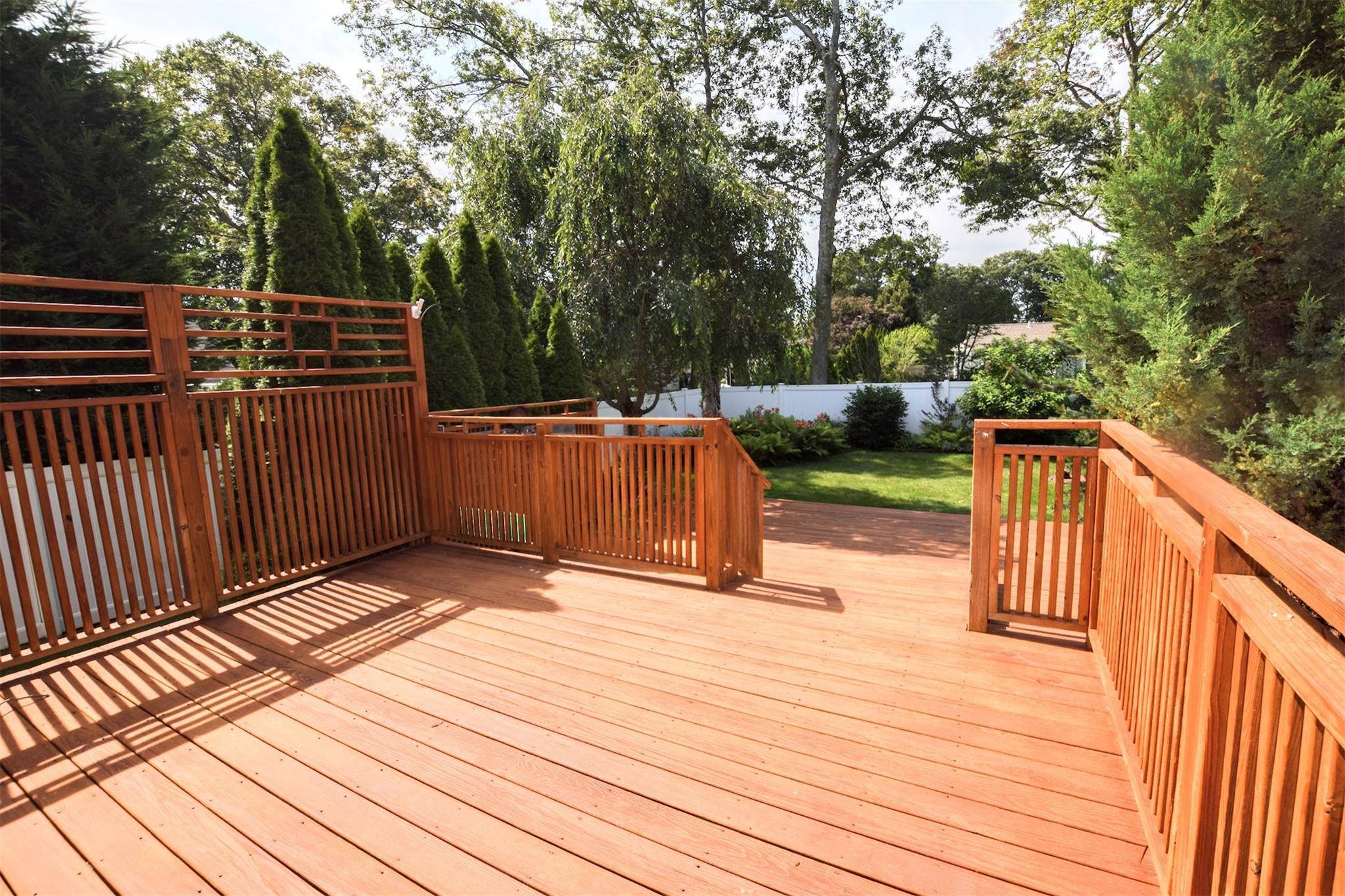 East Patchogue, NY 11772,42 Travis RD