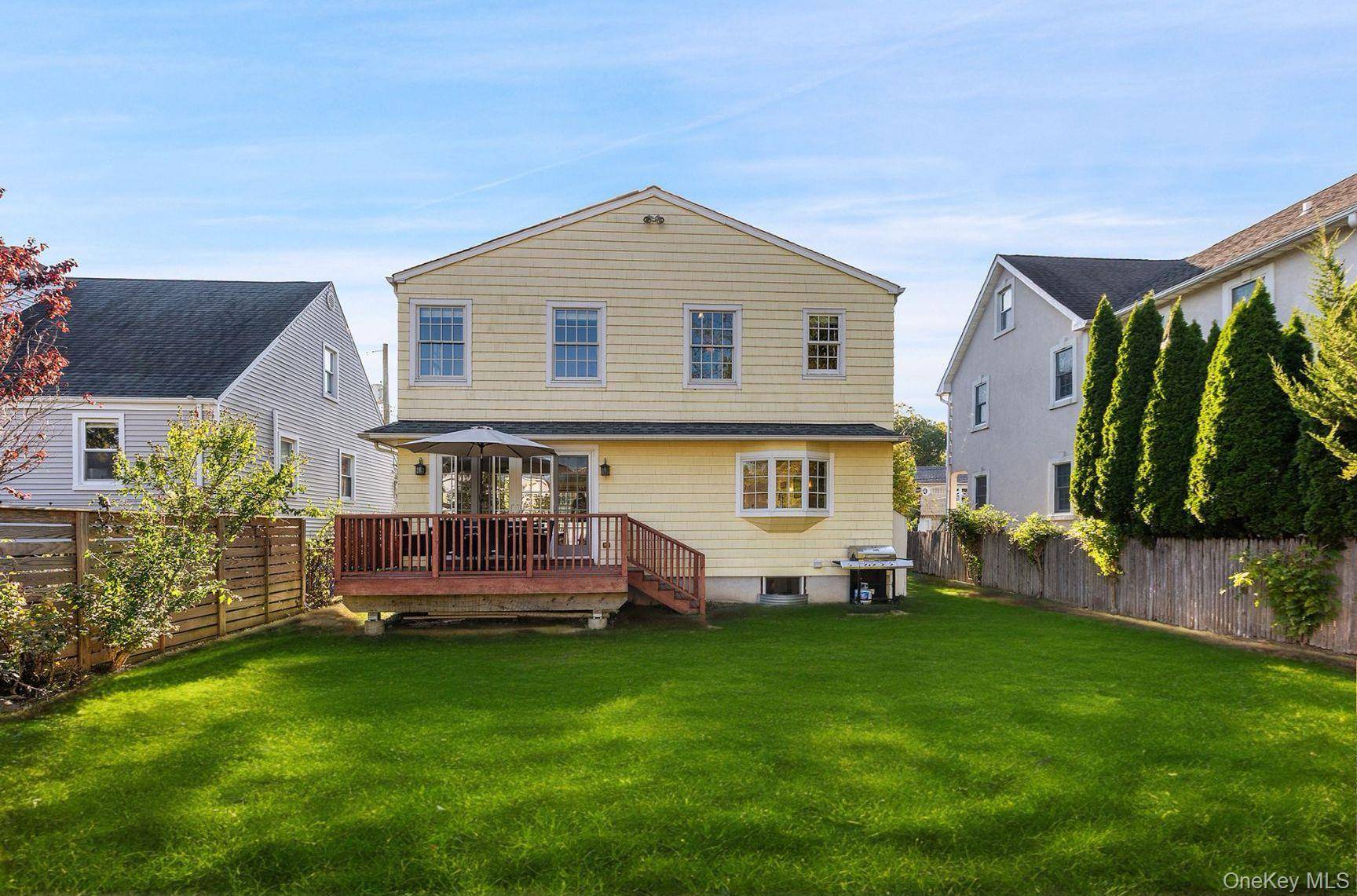 Mamaroneck, NY 10543,215 Frank AVE