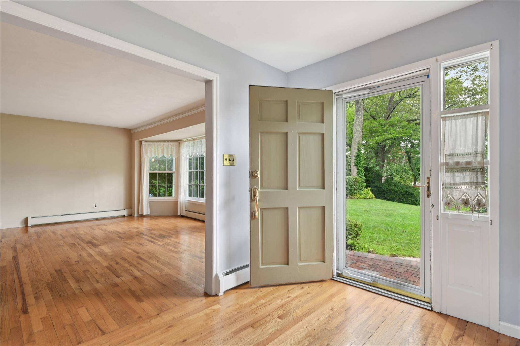 East Northport, NY 11731,5 Lewis CT