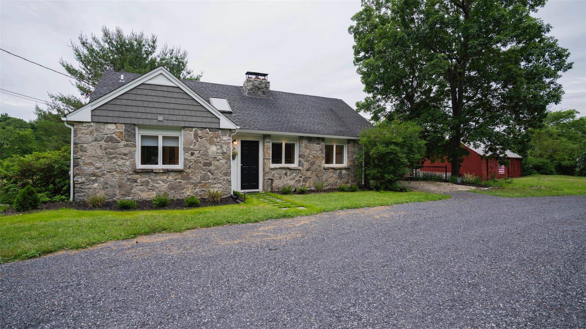 Rhinebeck, NY 12572,334 Lake DR