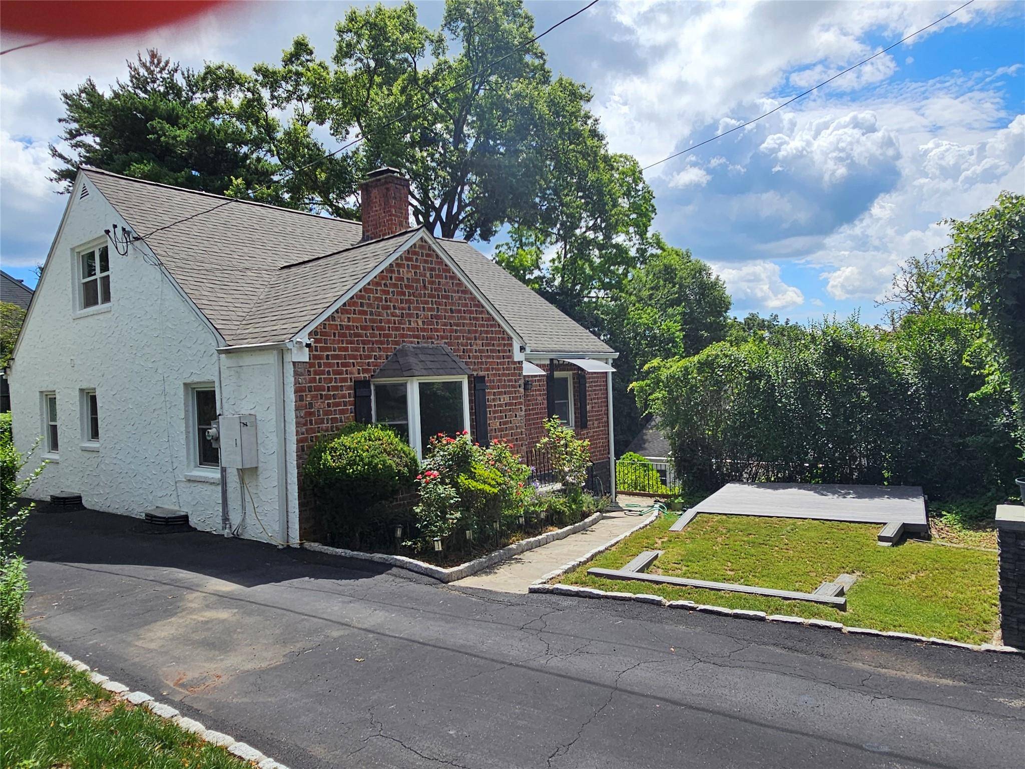 Hartsdale, NY 10530,161 Harvard DR
