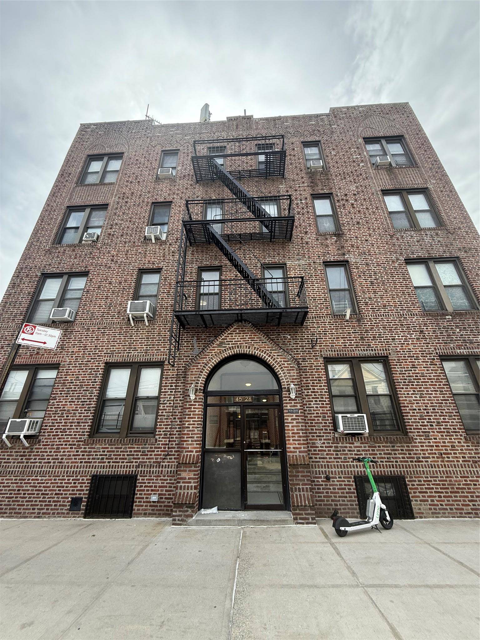 Flushing, NY 11355,4528 Smart ST