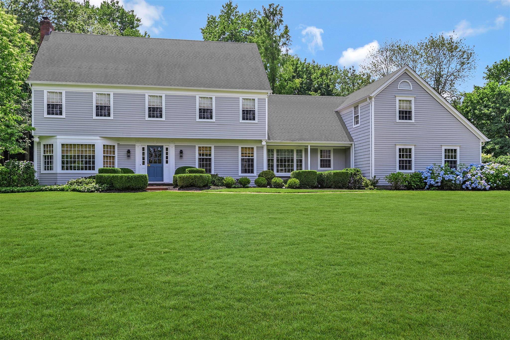 Lloyd Harbor, NY 11743,27 Van Wyck LN