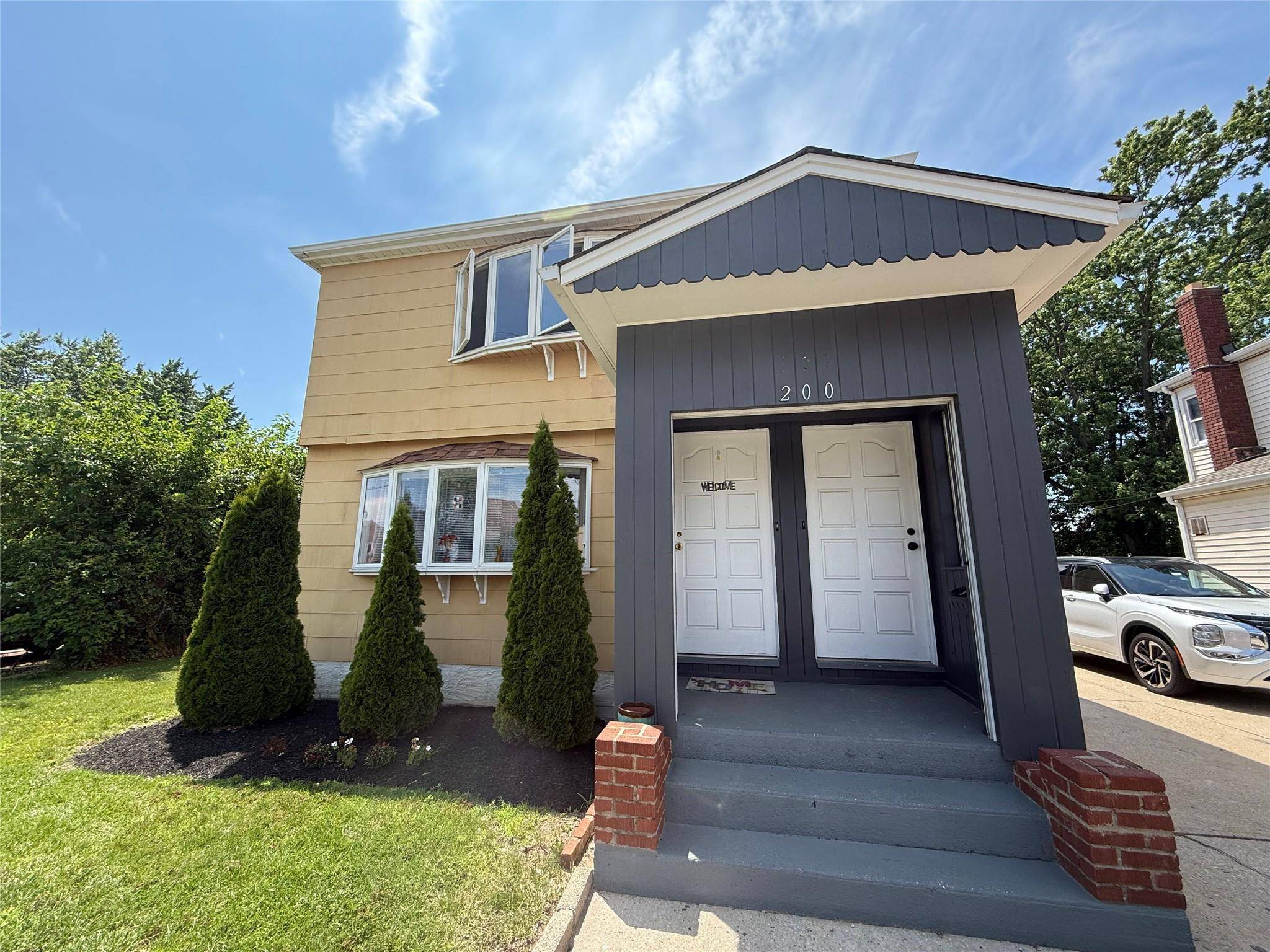 Island Park, NY 11558,200 Nassau LN #2