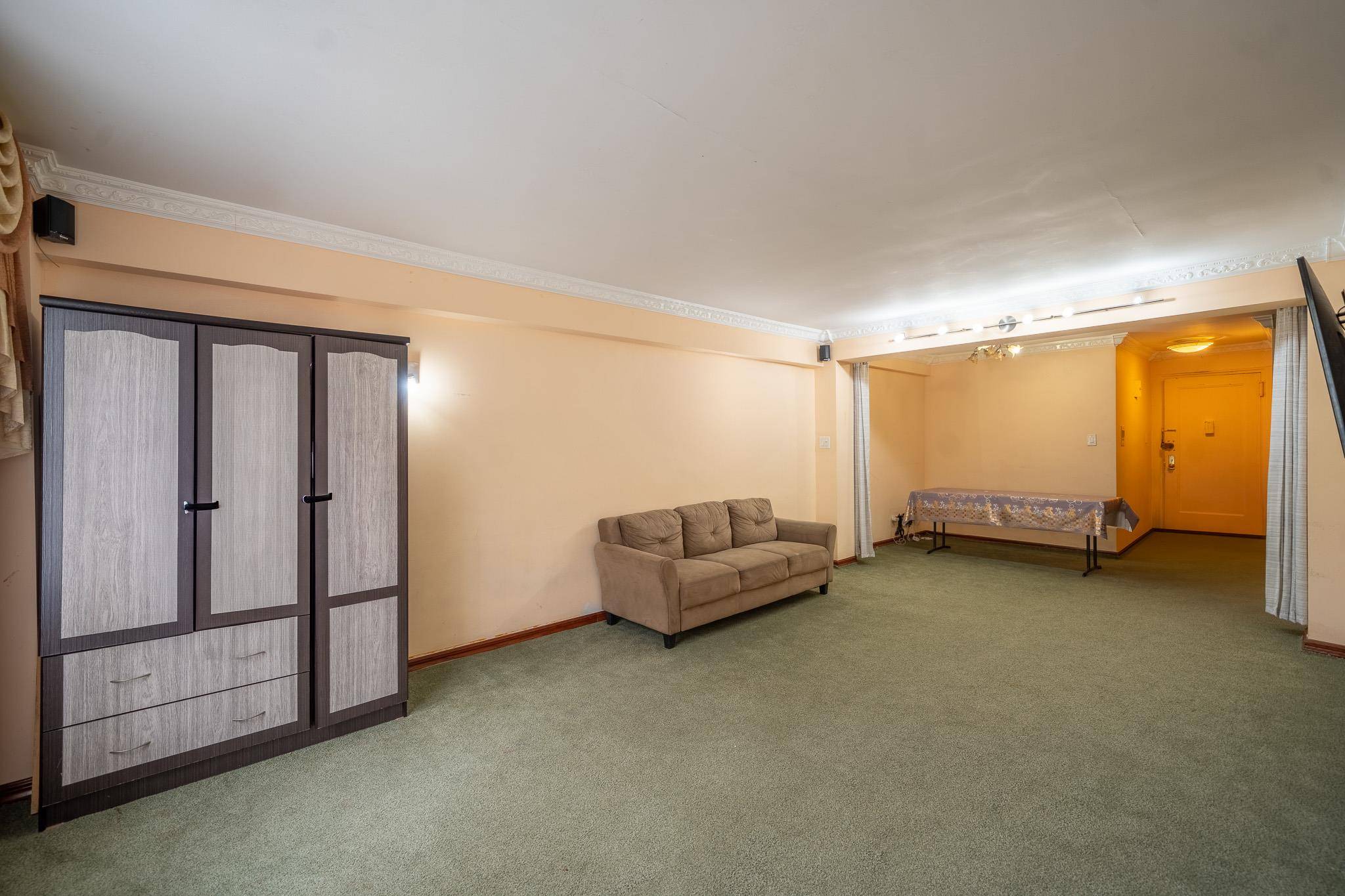 Forest Hills, NY 11375,62-59 108th ST #4N