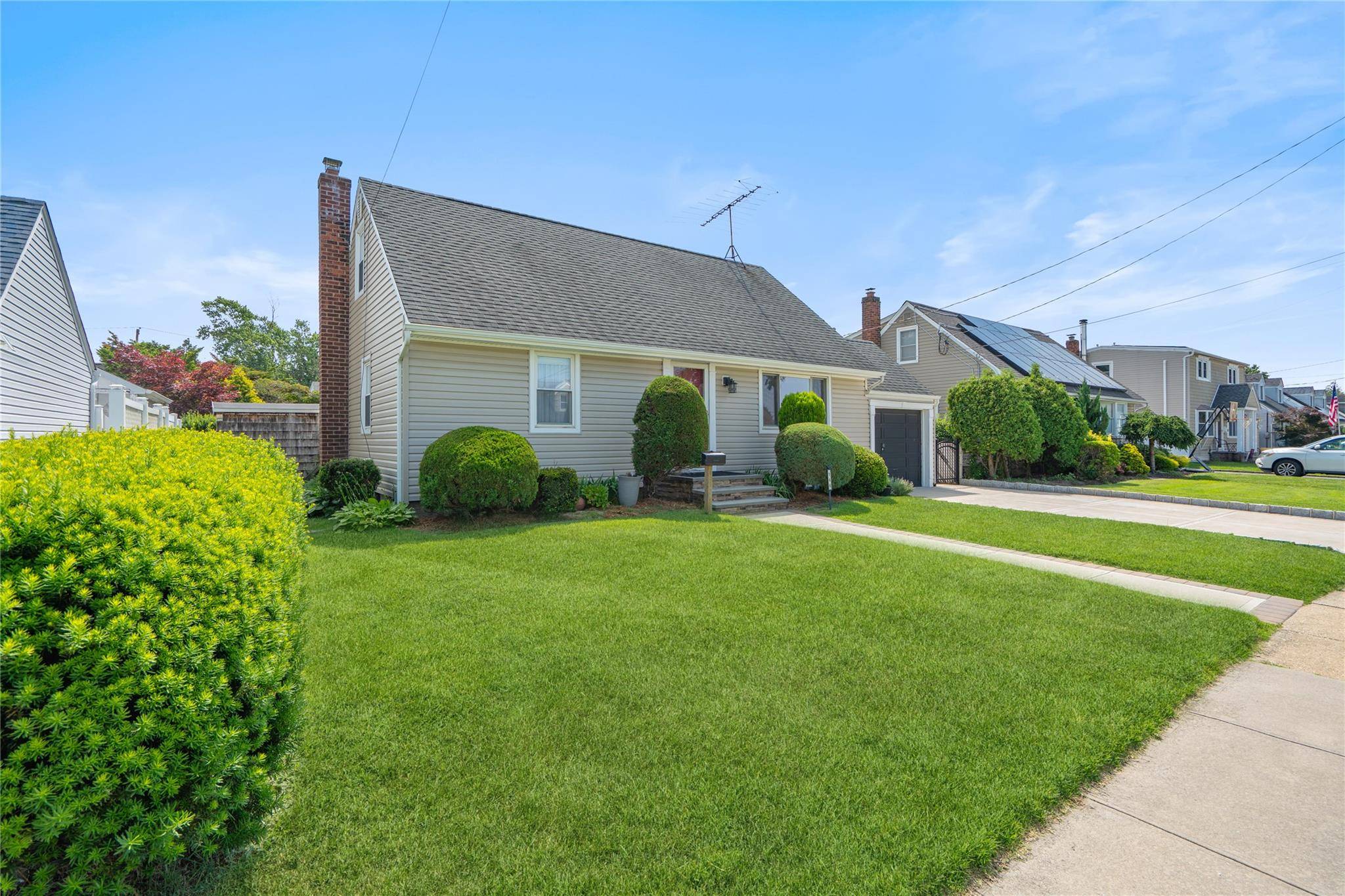 Farmingdale, NY 11735,144 E Zoranne DR