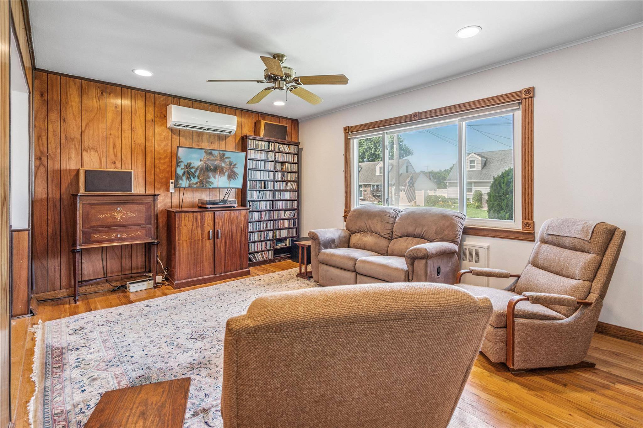 Farmingdale, NY 11735,144 E Zoranne DR