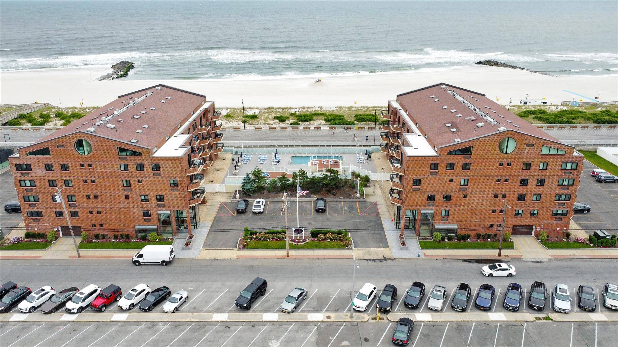 Long Beach, NY 11561,750 Broadway #3M