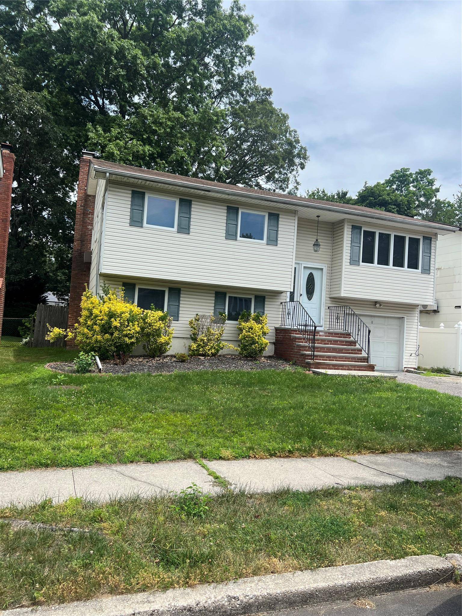 Huntington Station, NY 11746,8 Anchor CT