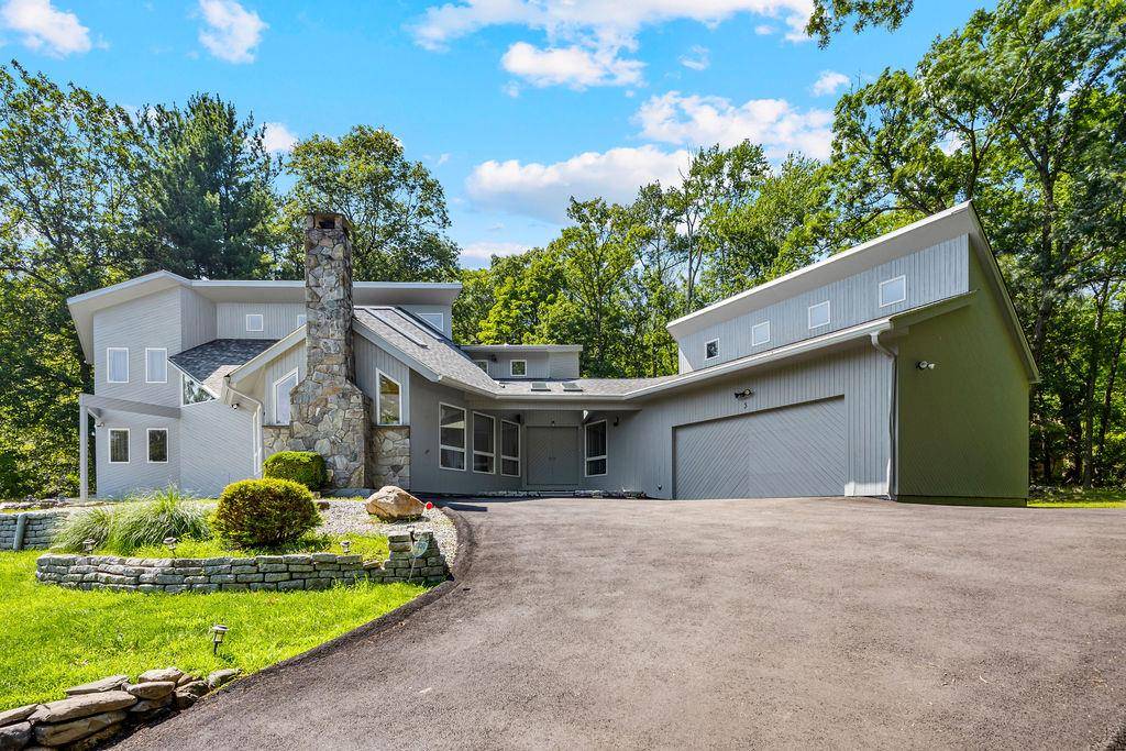 Pomona, NY 10970,3 Burning Brush CT