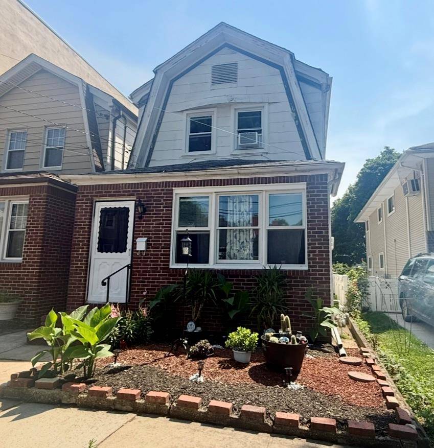 Floral Park, NY 11001,15 Depan AVE