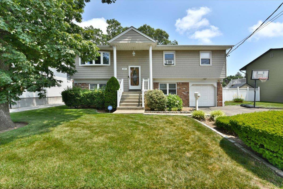 Merrick, NY 11566,1317 Taft AVE