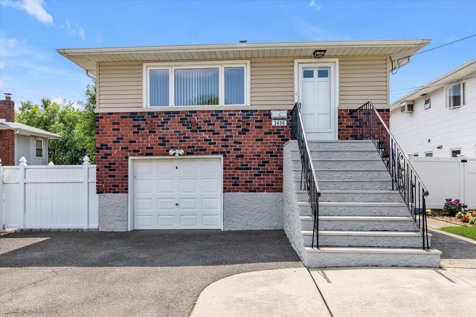 Oceanside, NY 11572,3456 5th ST