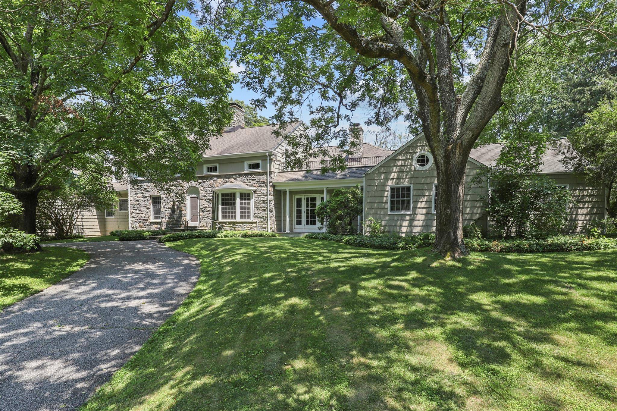 Bedford, NY 10506,383 Pine Brook RD