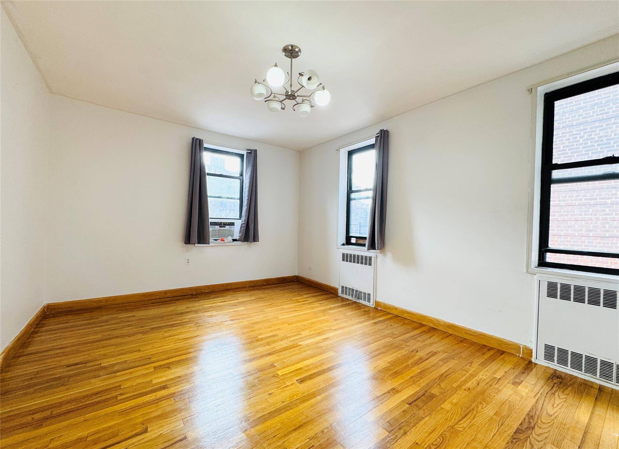 Rego Park, NY 11374,99-63 66th AVE #E2