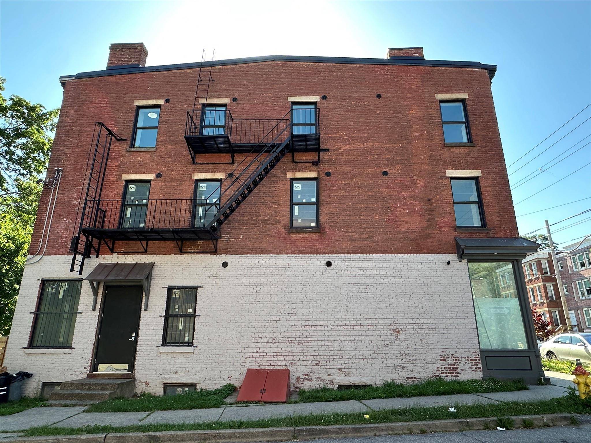 Newburgh, NY 12550,199 South ST #Storefront