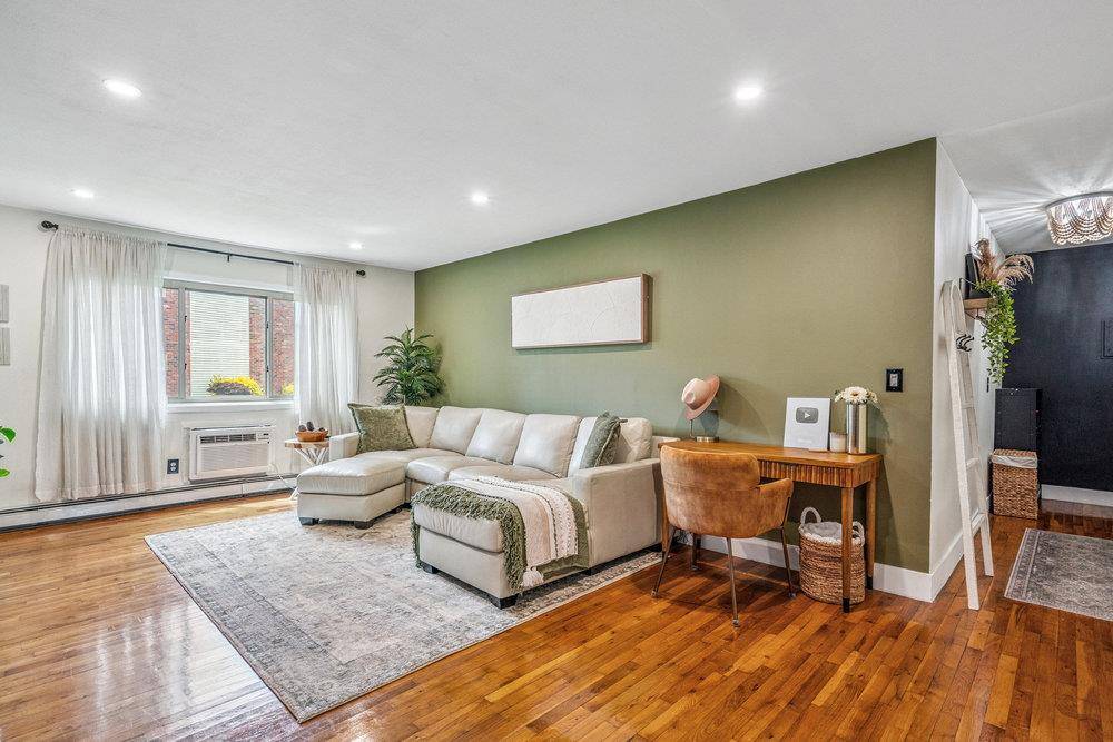 Islip, NY 11751,2449 Union BLVD #10A