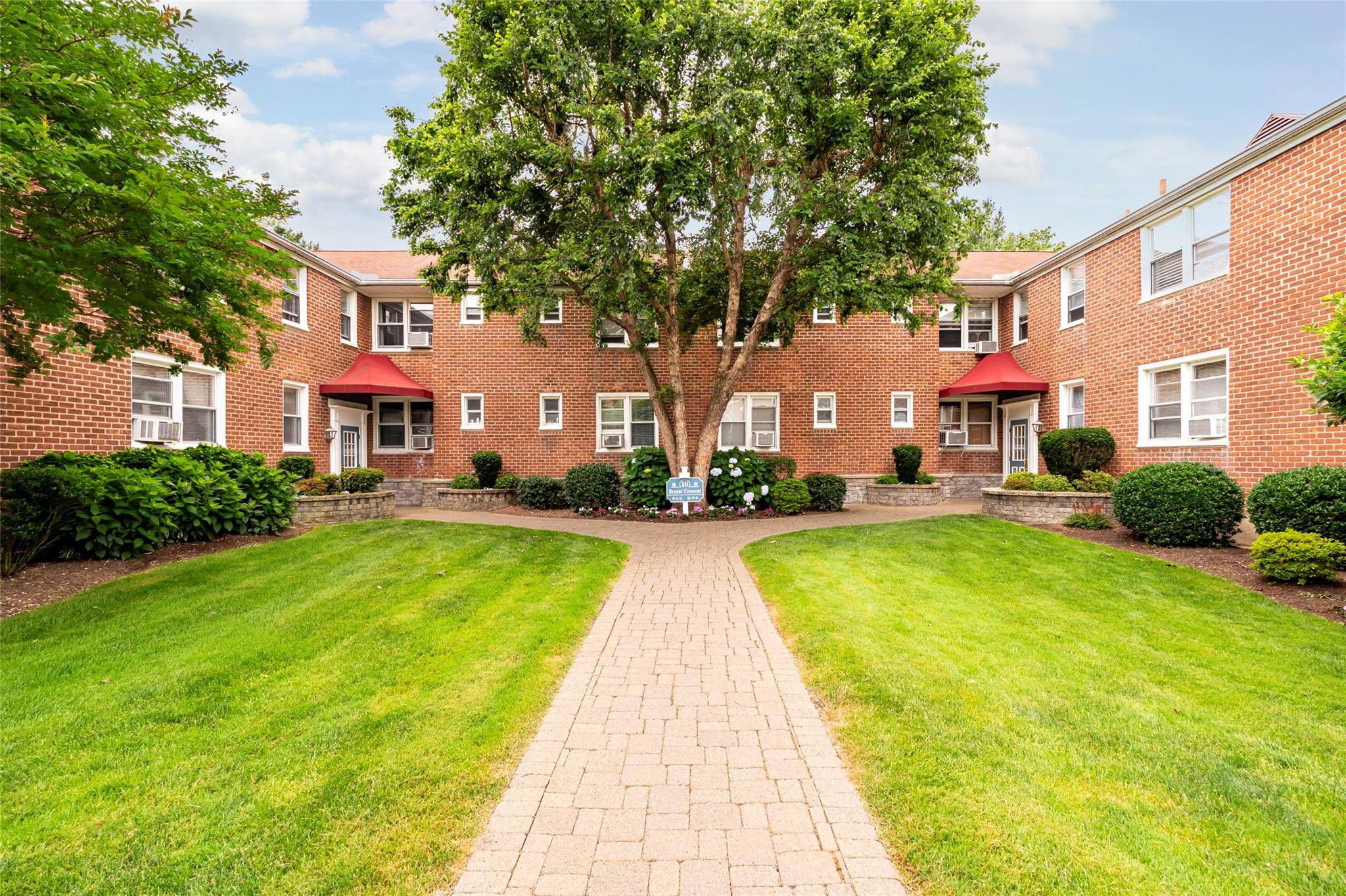 White Plains, NY 10605,10 Bryant CRES #1J