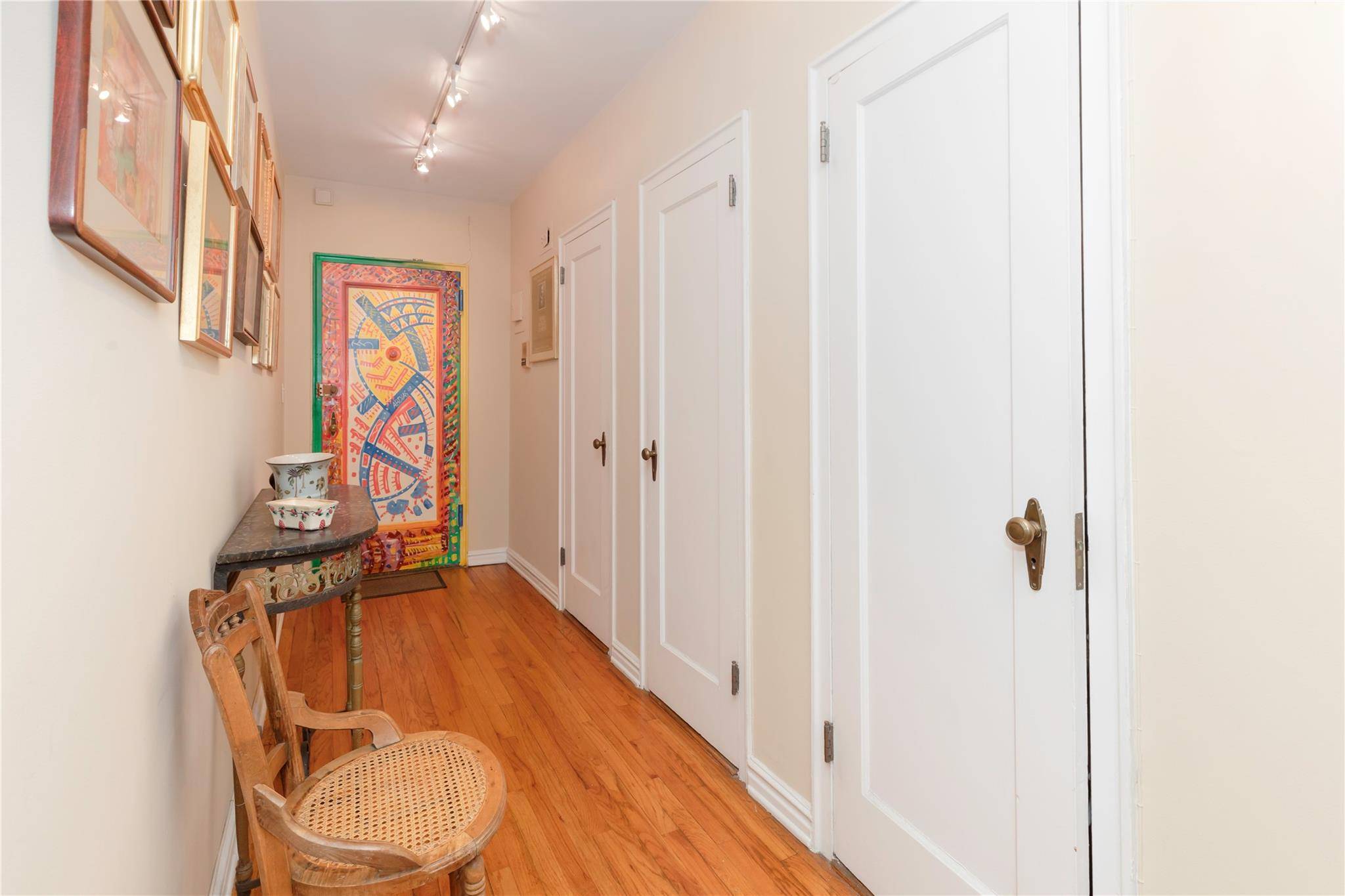 Scarsdale, NY 10583,188 Garth RD #4U
