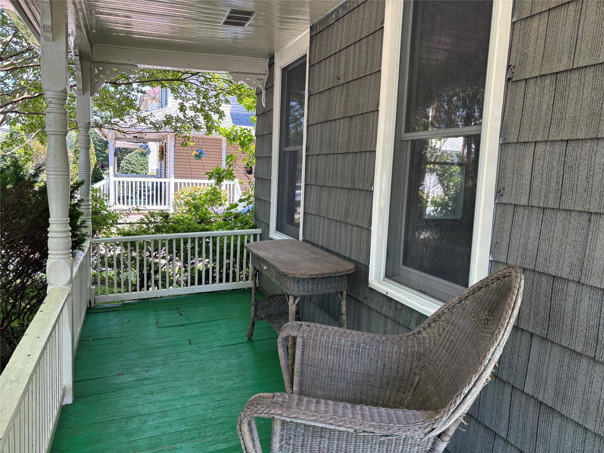 Lynbrook, NY 11563,92 Walnut ST