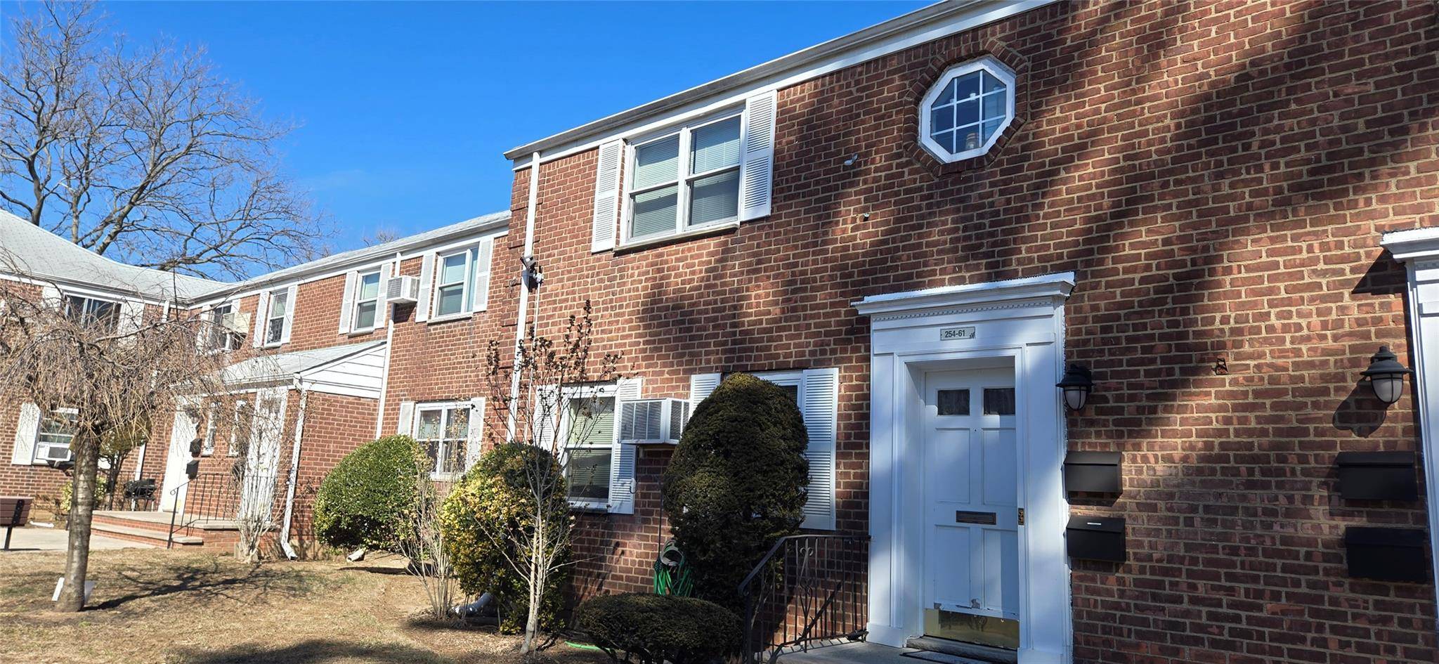 Glen Oaks, NY 11004,254-61 75TH AVE #A11-1