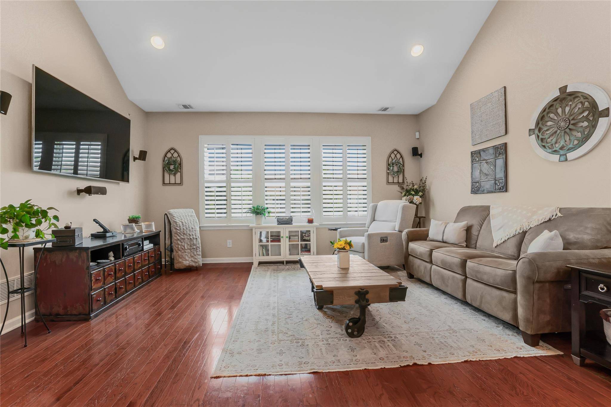 Massapequa, NY 11758,204 Bethaven LN