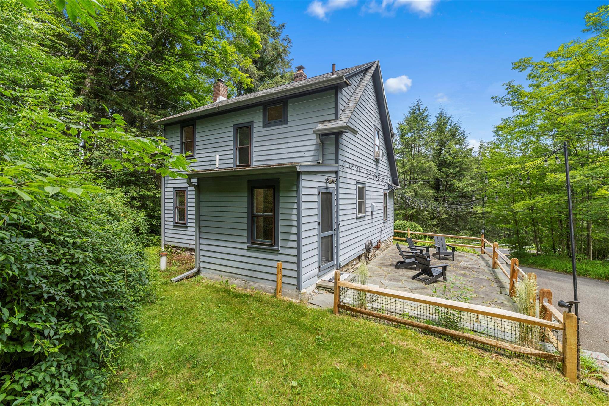 Kingston, NY 12401,1025 Sawkill RD