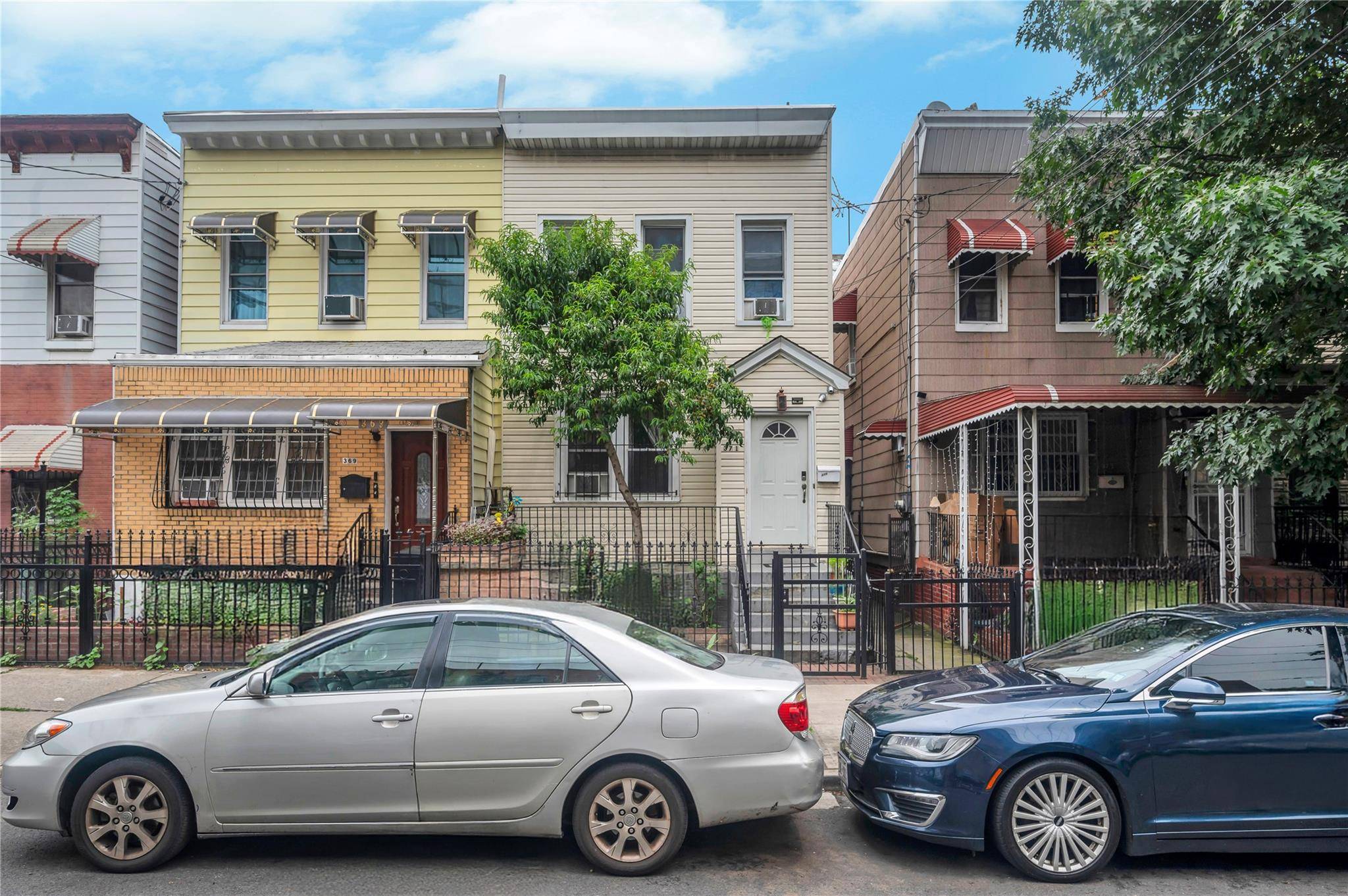 Brooklyn, NY 11208,371 Pine ST